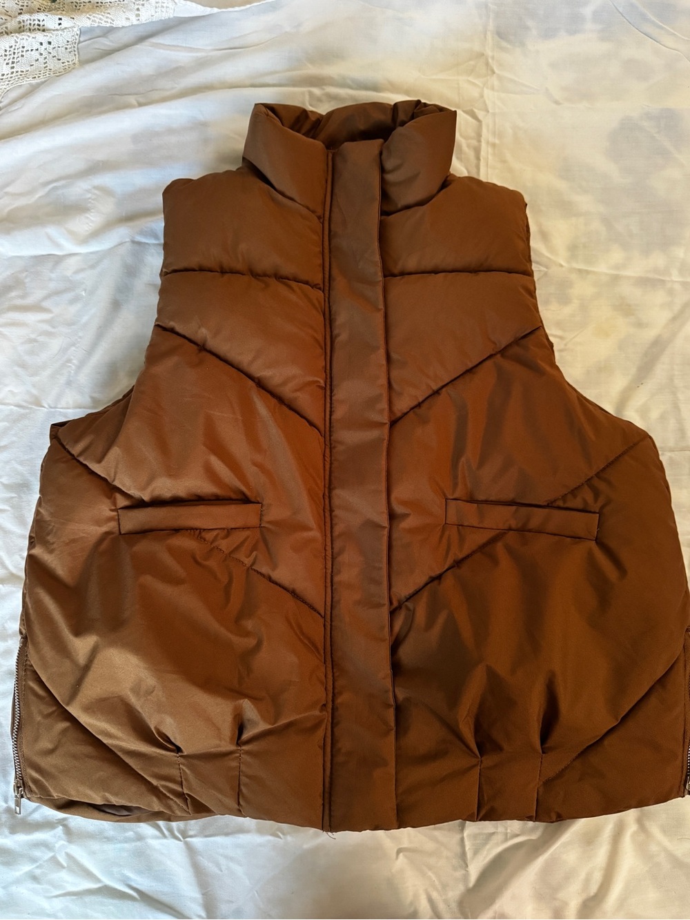 Women’s Quilted Puffer Vest in Chestnut Brown
